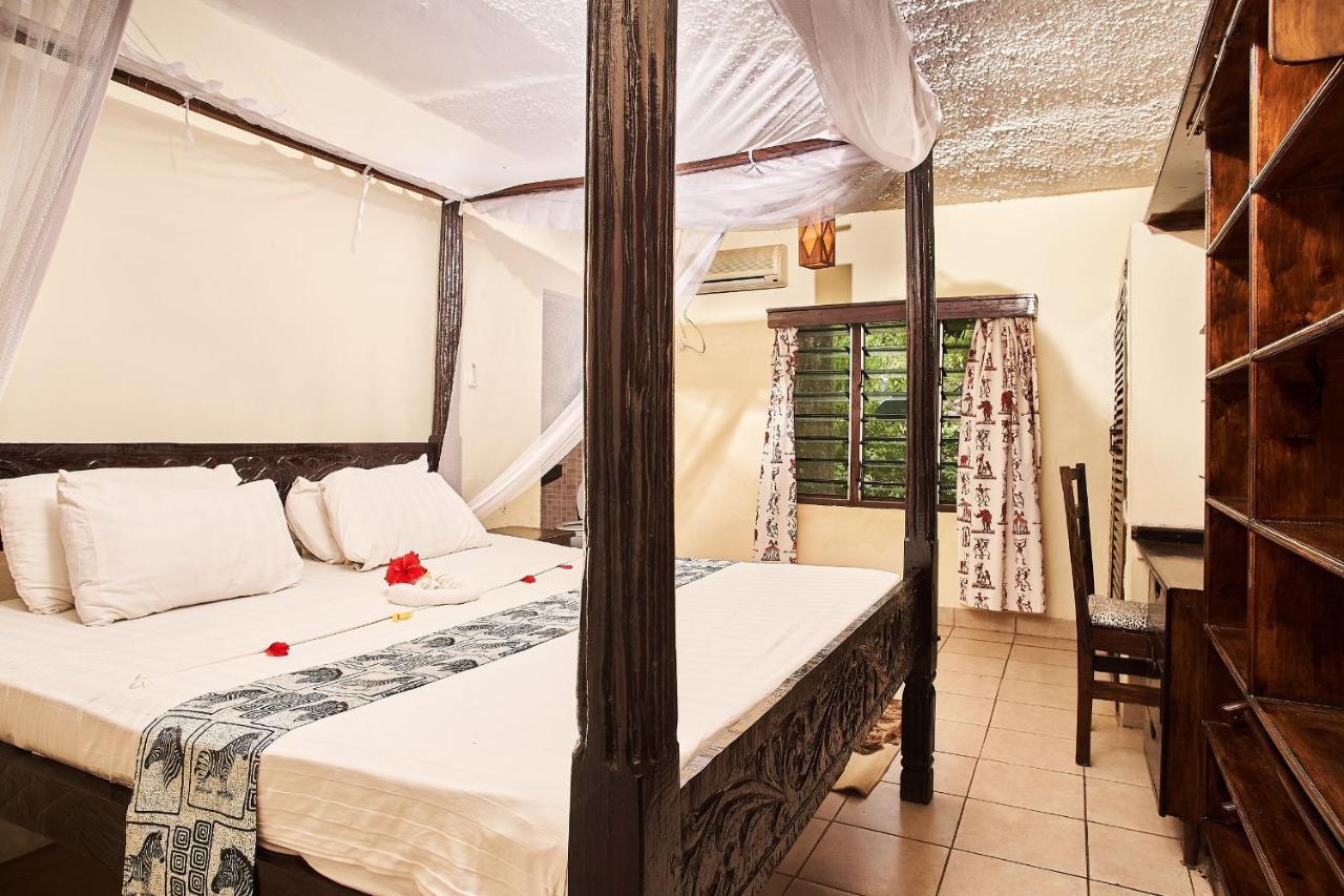 Coral Beach Resort Diani Beach Exterior foto